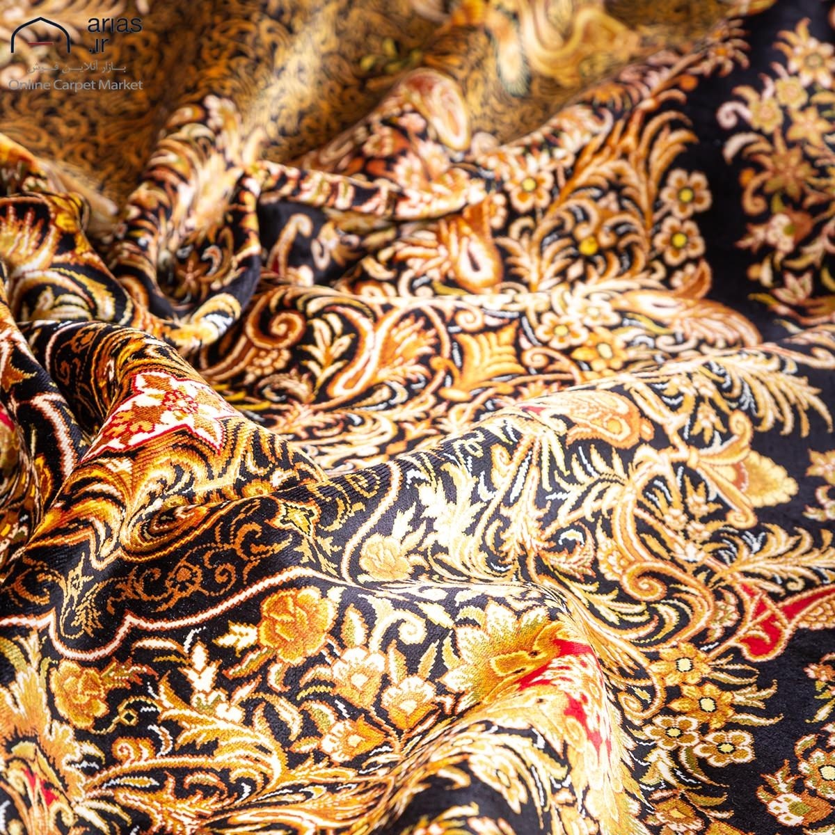 فرش دستباف سه متری تمام ابریشم طرح لچک ترنج زمینه طلایی مارک اشراف بافت قم کد D02252G