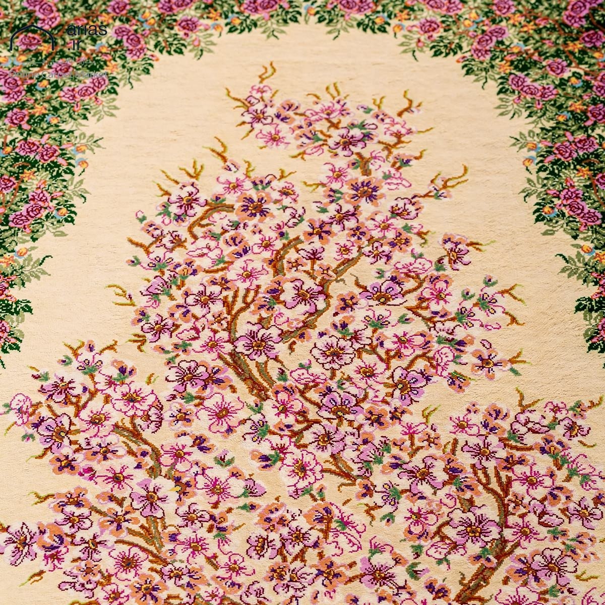 فرش دستباف 60 در 90 تمام ابریشم نقشه شکوفه گیلاس زمینه کرم مارک مهپور کد D02149G