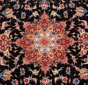 فرش دستباف ذرع و نیم طرح علیا زمینه مشکی چله و گل ابریشم کد D02180T