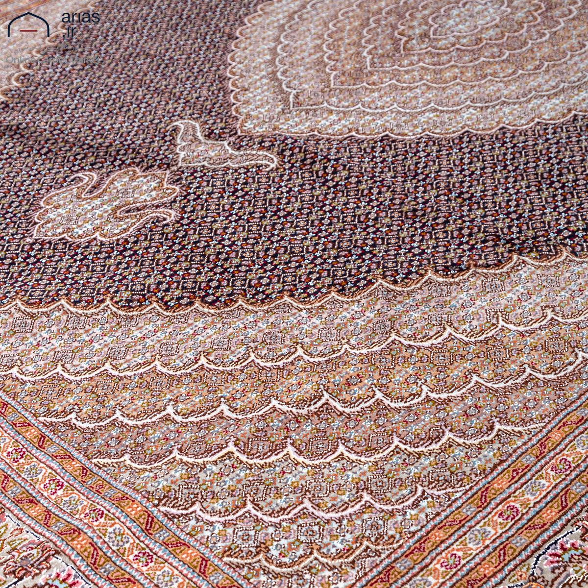 فرش دستباف نه متری نقشه ماهی 6 لا گل ابریشم