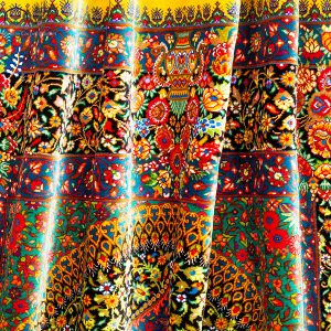 فرش دستباف ذرع و نیم تمام ابریشم نقشه گلدانی حاشیه طلایی مارک عربلو