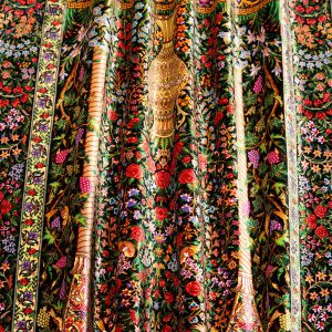 فرش دستباف ذرع و نیم ابریشم طرح گلدانی سامانلو کد D02550G