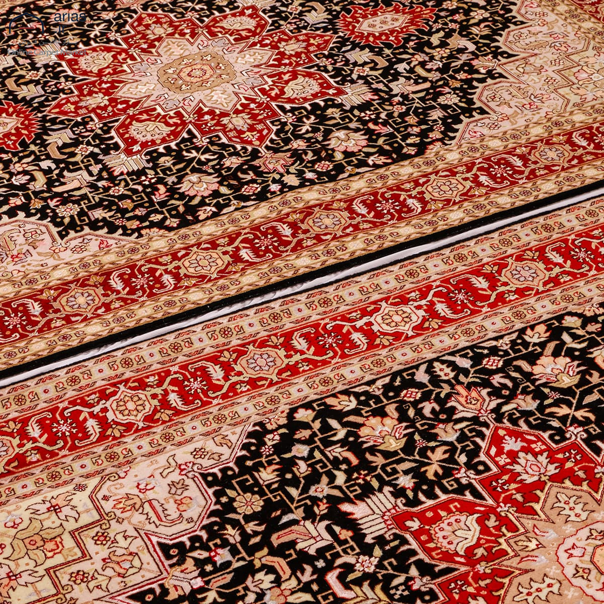جفت مشابه فرش دستباف سه متری گل ابریشم نقشه هریس زمینه مشکی بافت تبریز کد D02445T