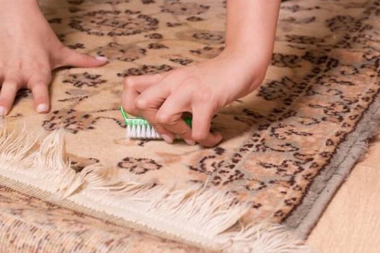 راهنمای شستن تابلو فرش در منزل